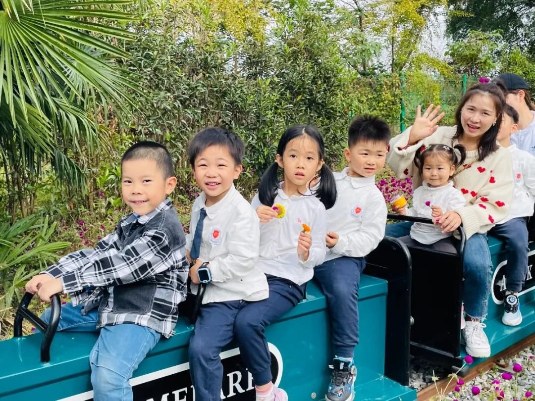 圣地雅歌幼儿园|不负好时光，相约趣探秋