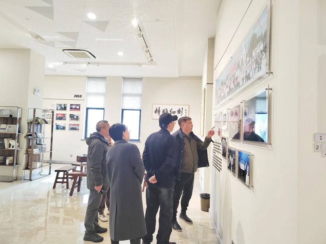 福寿园国际集团王计生总裁携赵宝晨博士莅临杨艺参观领导